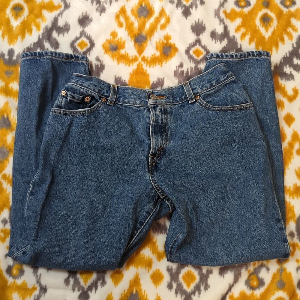 12. Petite Levi's classic relaxed 550 jeans